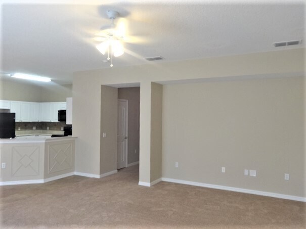 Building Photo - 2012 Bearing Ln