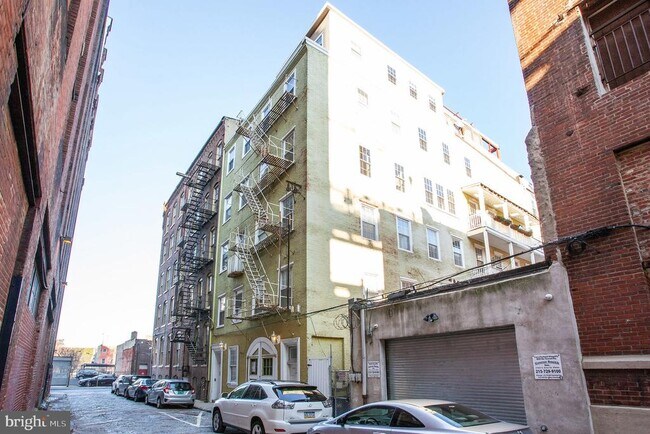 Building Photo - 237-41 N Bread St
