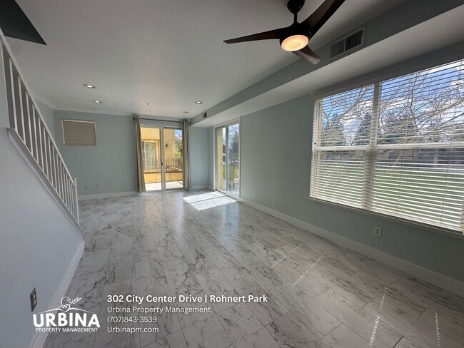 Building Photo - Modern 3-Bedroom Townhome in the Heart of Rohnert Park