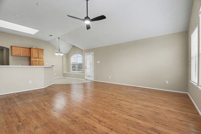 Building Photo - Welcome home to this spacious 3-bedroom, 2-bathroom property offering 2,000 square feet of comfor...
