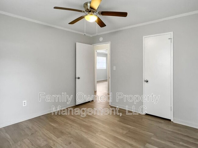 Building Photo - 5805 Chaucer Dr