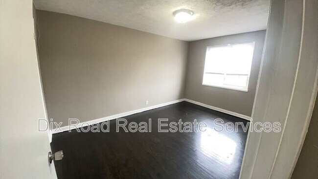 Building Photo - 1519 S Smithville Rd