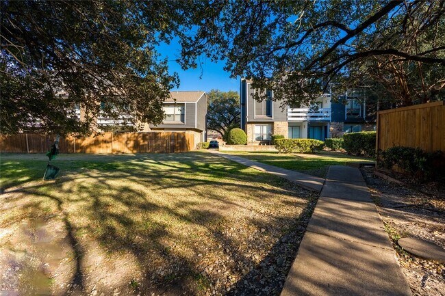 Building Photo - 5840 Spring Valley Rd