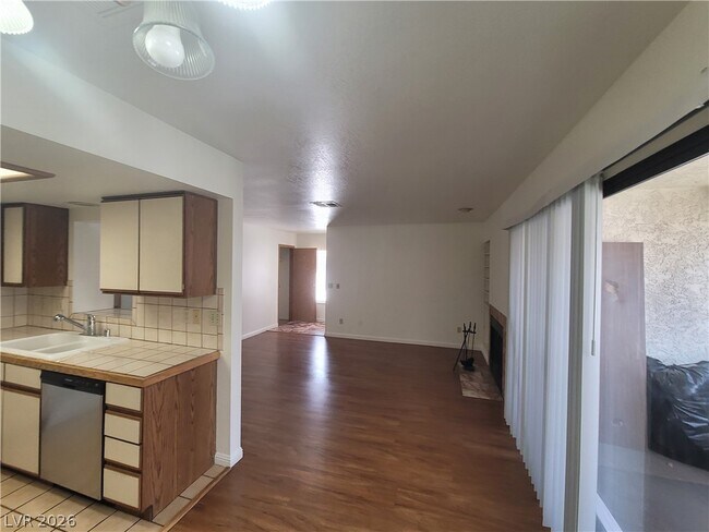 Building Photo - 1321 Del Mar St