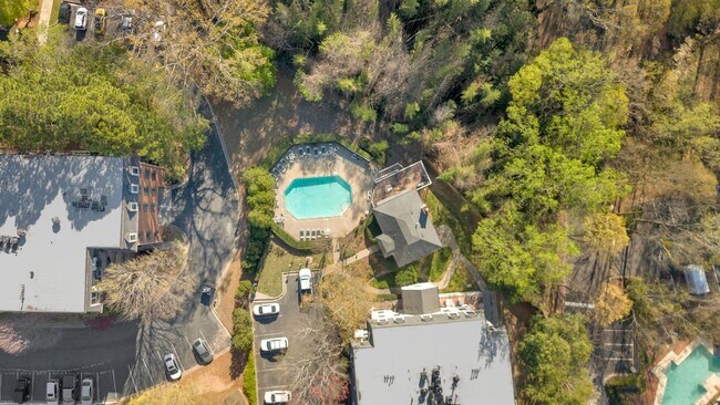 Building Photo - 25109 Plantation Dr NE