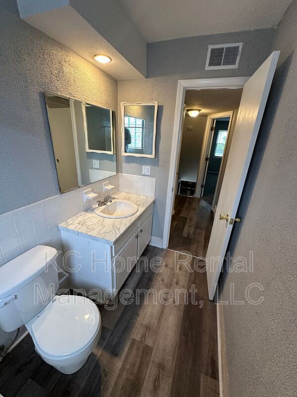 Building Photo - 6753 N Askew Cir