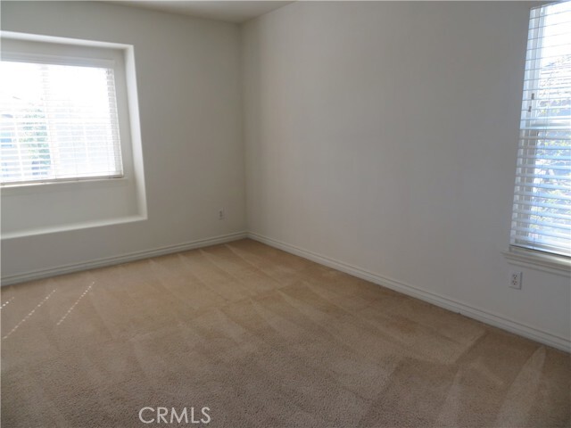 Building Photo - 14336 Saline Dr