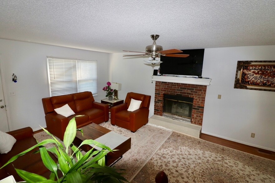 Main Living Room - 13847 S Alden Ct