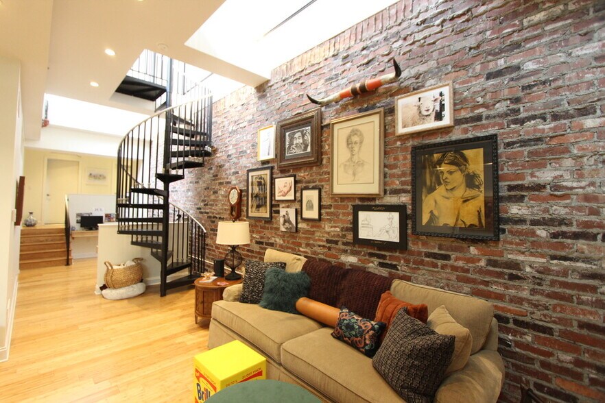 Living Room - 139 7th St