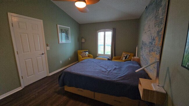 Building Photo - 862 SW Carmelite St