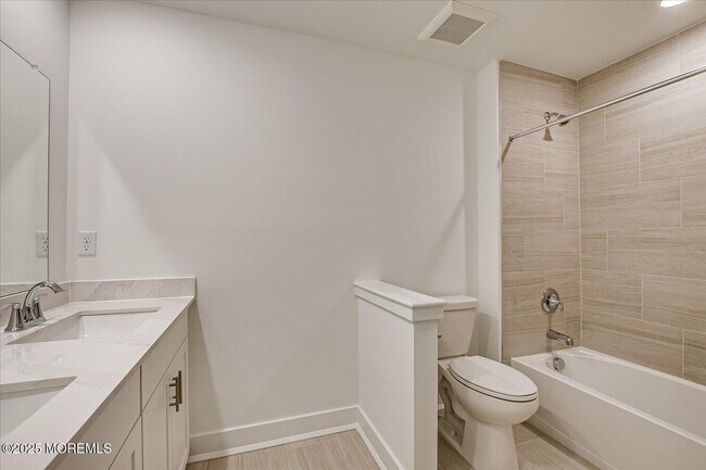 Building Photo - 2206 Pilot St