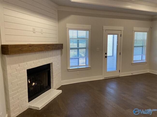 Building Photo - 442 Legend Oak Way SW