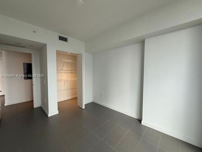 Building Photo - 1600 NE 1st Ave