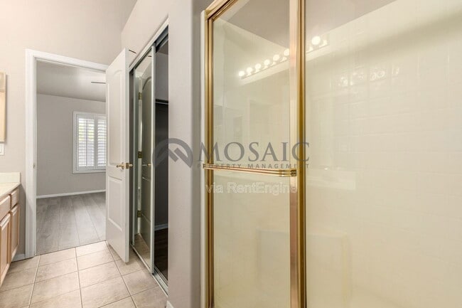 Building Photo - 1260 S Lindsay Rd