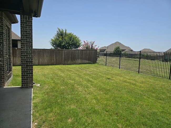 Building Photo - 4165 Rancho Milagro Dr