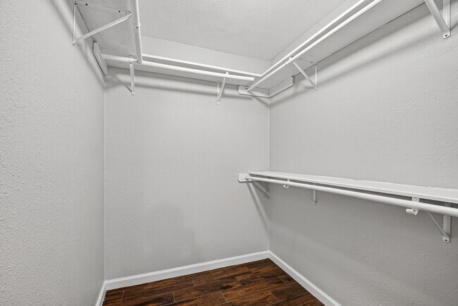 Building Photo - 1112 Johnson St