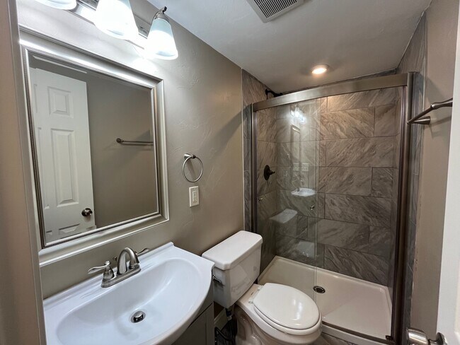 Building Photo - 350 Melwood Ave