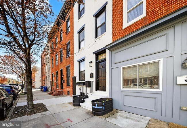 Building Photo - 7 E Fort Ave