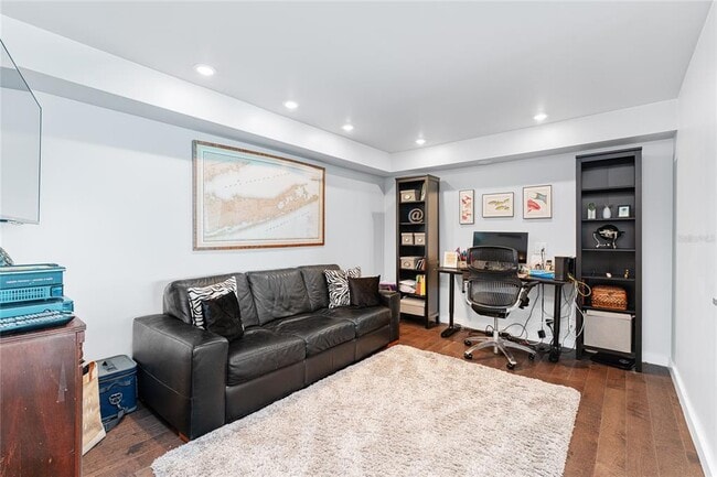 Building Photo - 5700 Mariner St