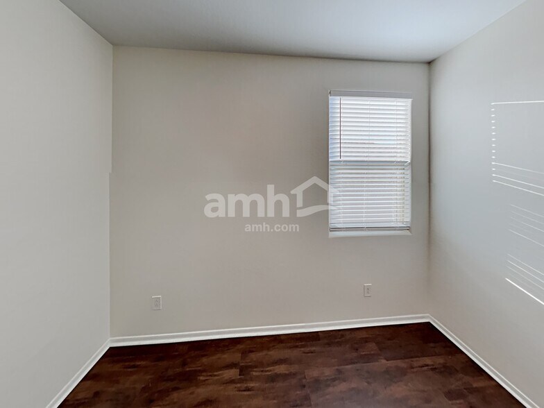 Building Photo - 1688 E Primavera Way
