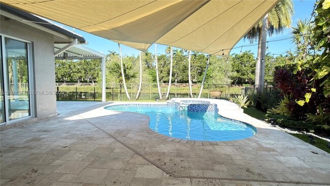 Building Photo - 3767 Oak Ridge Cir