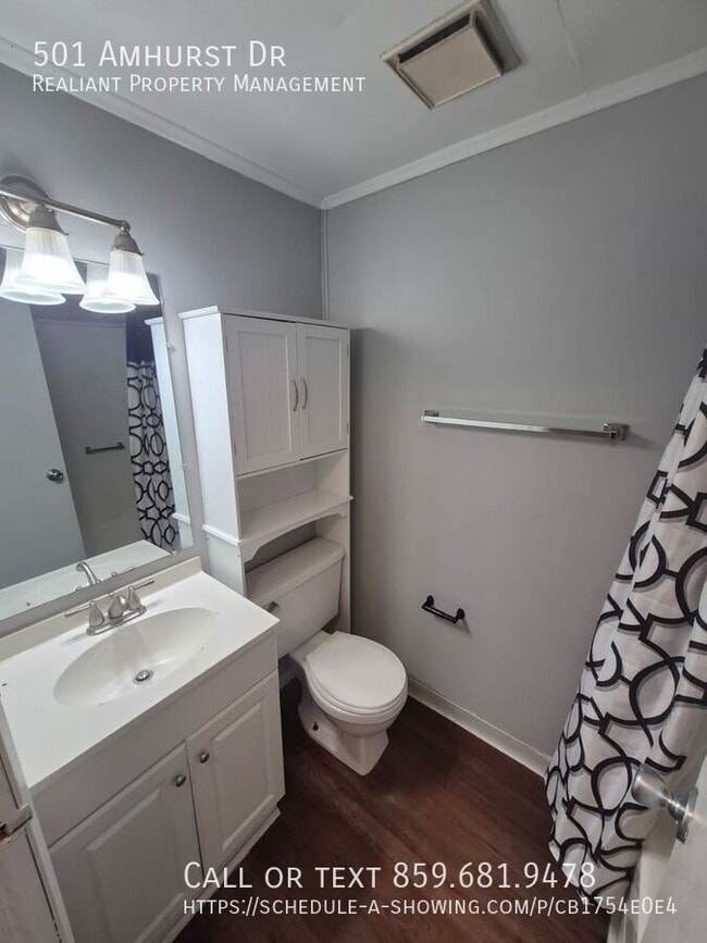 Building Photo - 501 Amhurst Dr