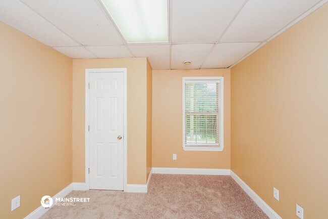 Building Photo - 680 Starlite Dr