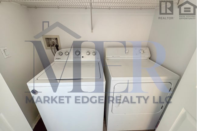 Building Photo - 2Bed/1Bath Apt at Thompson Peak/Frank Lloyd Wright! Ready for Immediate Move-In!