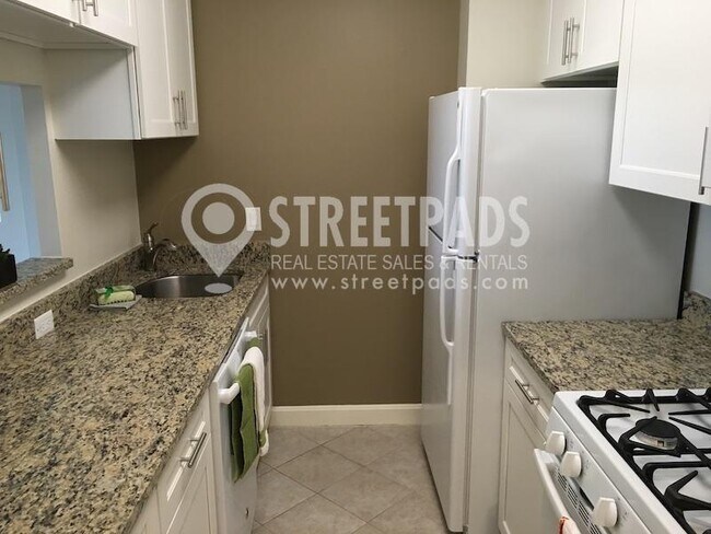 Building Photo - 2 bedroom in Cambridge MA 02138
