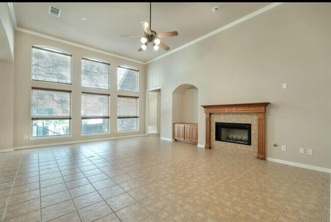 Building Photo - 15800 Double Eagle Dr