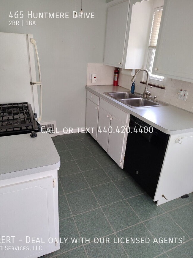 Building Photo - 465 Huntmere Dr