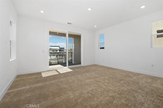 Building Photo - 125 Seep