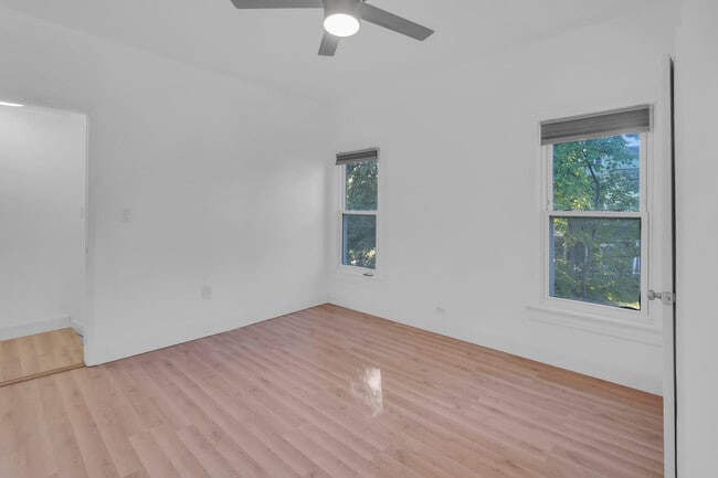 Building Photo - Ashland Ave