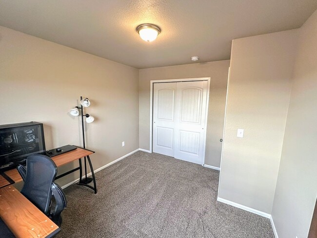 Building Photo - 7632 Spruce Pne Grv