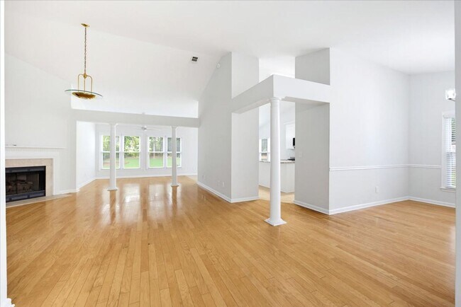 Building Photo - 326 Saybrook Crossing