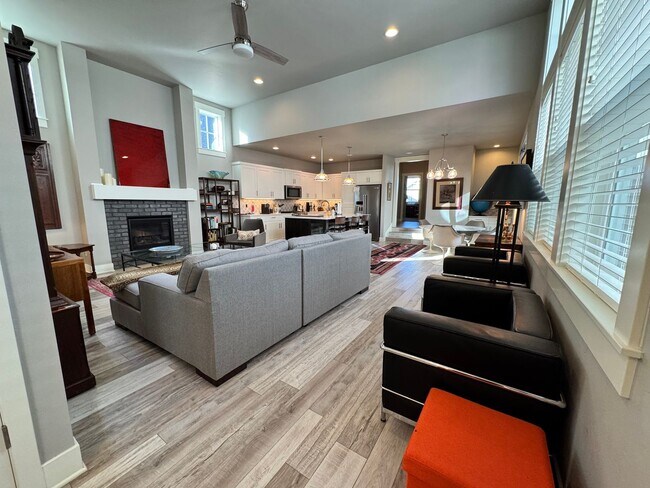 Building Photo - FOR RENT - Furnished 3 bed, 2 bath NorthWest Crossing Modern Townhome