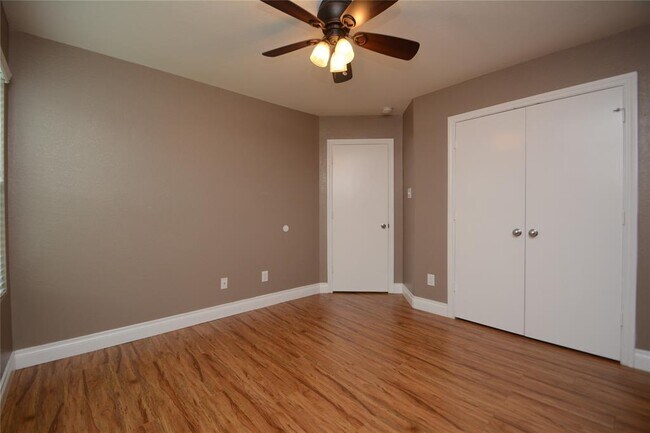 Building Photo - 12567 Canyon Falls Boulevard