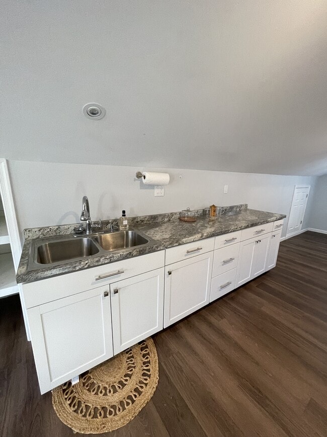 Building Photo - 530 N Curlew Rd