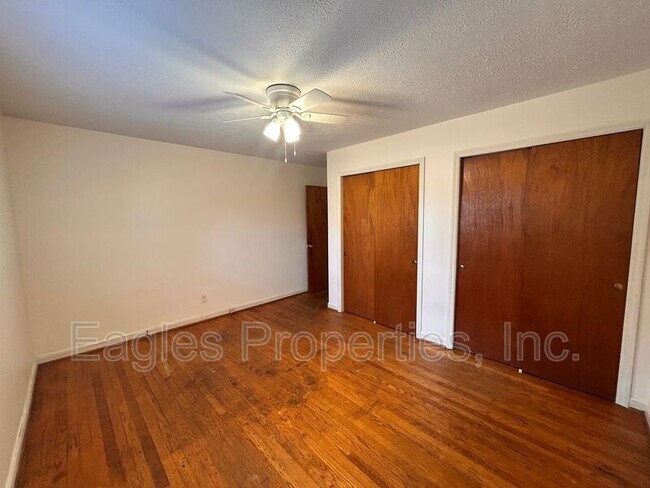 Building Photo - 413 Beech St