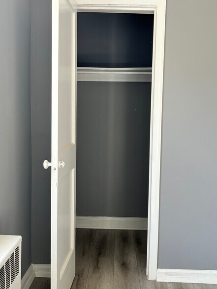 Closet - 3001 Lawina Rd