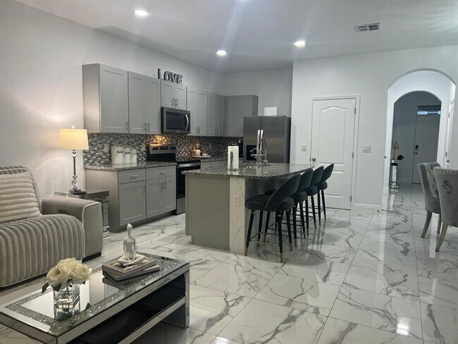 Building Photo - 1315 Isleta Lp