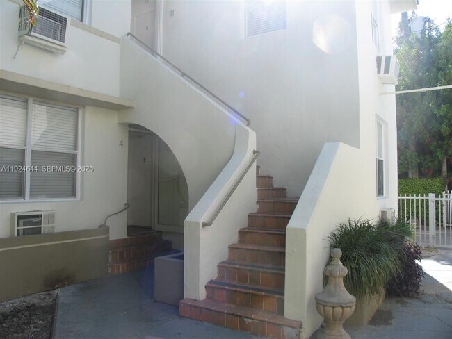 Building Photo - 1030 Jefferson Ave