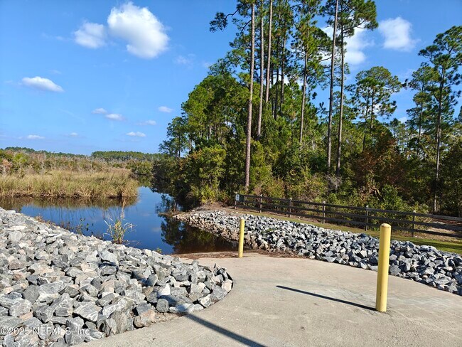 Building Photo - 70481 Winding River Dr