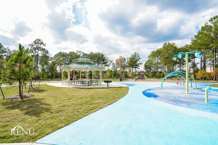 Building Photo - 10453 Sweetwater Creek Dr