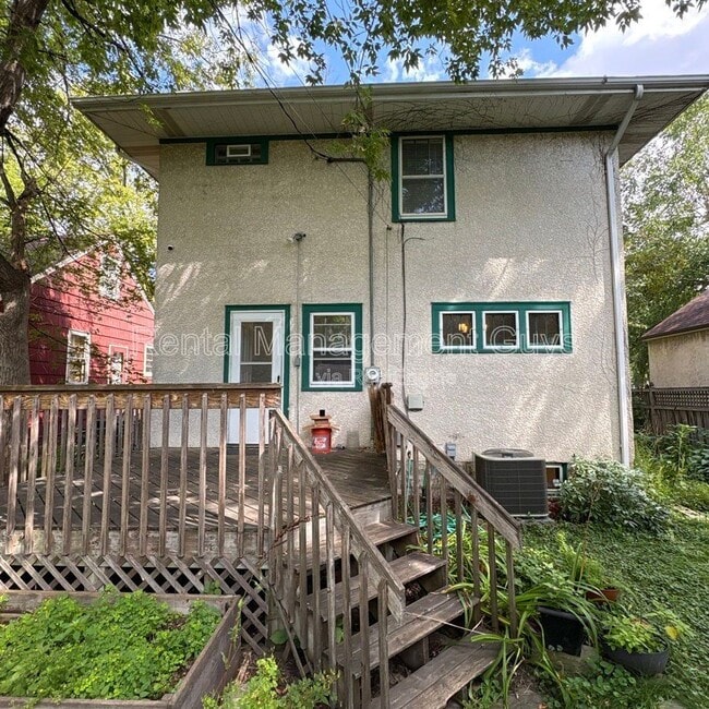 Building Photo - 3611 N Sheridan Ave