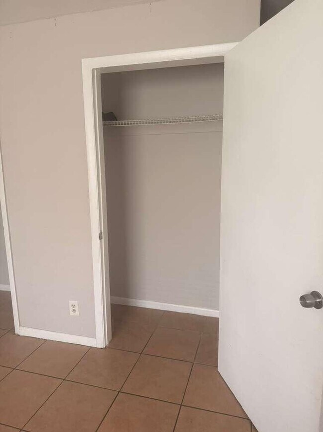 Building Photo - 314 Douglass Ave