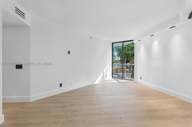 Building Photo - 3610 Yacht Club Dr