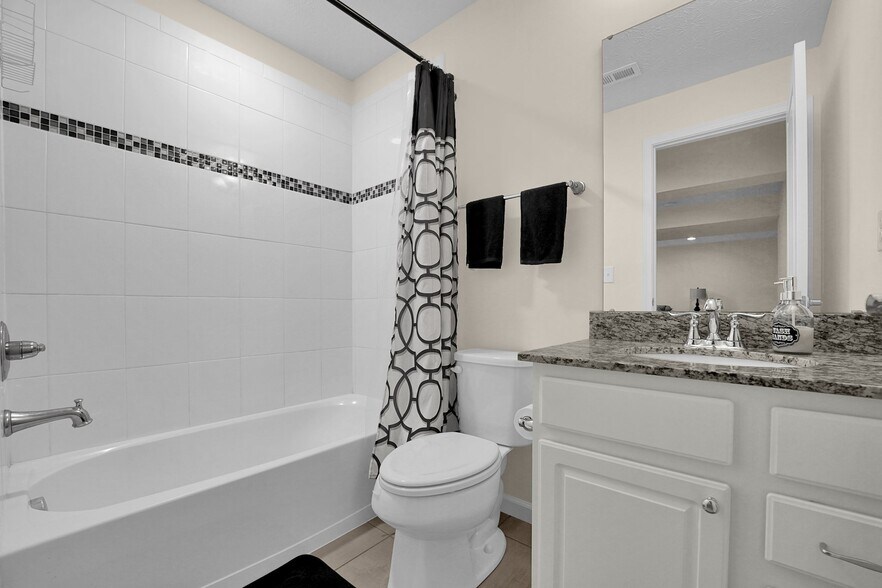 Building Photo - 6468 Holly Ln