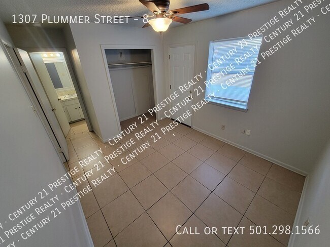 Building Photo - 1307 Plummer St