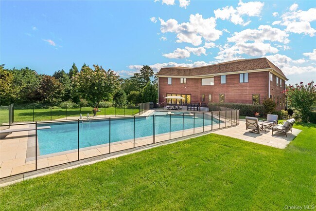 Building Photo - 89 Old Canoe Place Rd